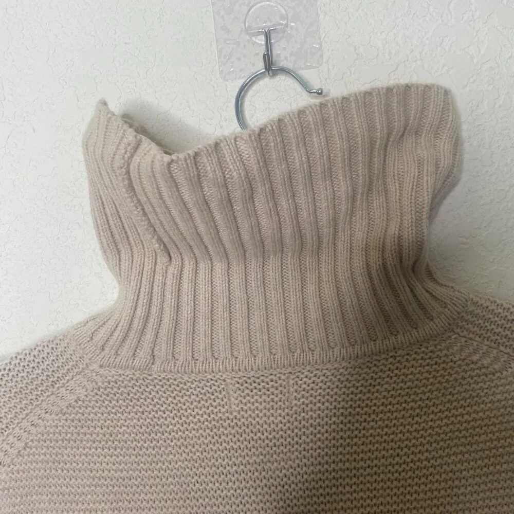 J.Crew Wool Blend Turtleneck Sweater Womens L Beige Tan Knit Granola‎ Fisherman